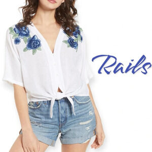 Rails White Tie Front Crop Top with blue floral embroidery Thea blouse Size M